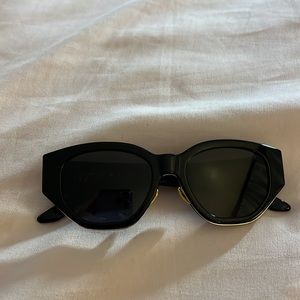 Dezi sunglasses Charge it